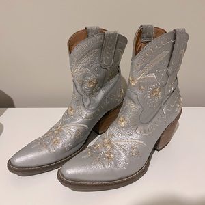 Dingo cowboy boots